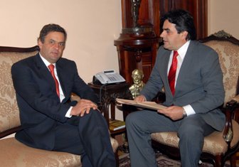Governador Aécio Neves confirma visita à Divinópolis acio e domingos